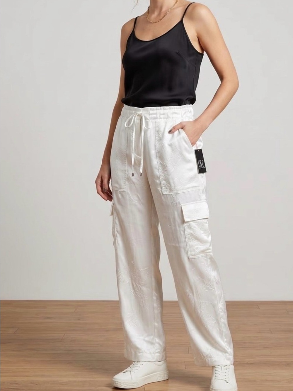 INC International Concepts White Satin Cargo Pants NWT Size 12 0513